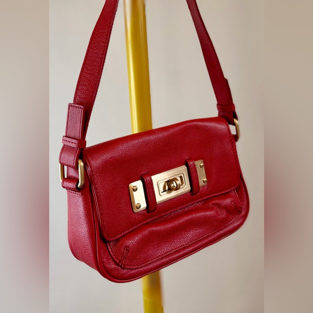 Vintage Talbots Red Pebbled Leather Shoulder Bag Gold Turnlock Classic